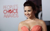 Demi Lovato mập mờ chuyện giới tính
