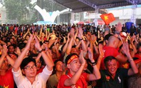 Giới trẻ gác lại công việc cổ vũ Olympic Việt Nam