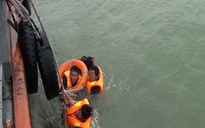 Bàn giao 32 ngư dân Trung Quốc gặp nạn trên biển