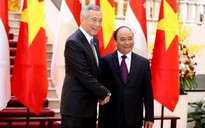 Thủ tướng Việt Nam và Singapore trao đổi về việc sớm mở lại đường bay