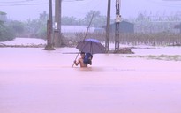 Trung bộ mưa lớn dồn dập, cảnh báo ngập lụt nhiều nơi