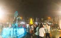 Quảng trường nhạc nước Hòa Bình Square thu hút người trẻ dịp Giáng sinh