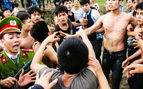 Hai nhóm hỗn chiến tại sân patin ở Sài Gòn, 1 người bị đâm chết