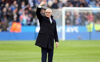 Ranieri rơi nước mắt trong ngày Leicester thắng không có Vardy
