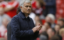 Mourinho nhận lỗi khi M.U thua Man City trong trận derby