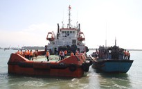 Cảnh sát biển xuất kích cứu 3 thuyền viên trôi dạt