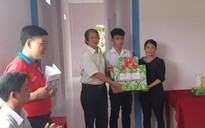 Xây nhà tình thương tặng học trò nghèo