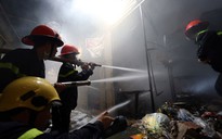 Cháy chợ Phùng Khoang khiến 1 người chết, 3 người bị thương