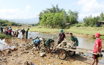 Cán bộ, chiến sĩ Trung đoàn 6 cùng đồng bào vùng cao Thừa Thiên - Huế xây dựng nông thôn mới