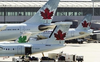 Máy bay Canada chở 137 người gặp sự cố trên đường băng