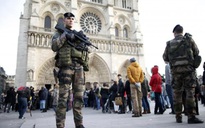 Pháp lo lắng, Mỹ tự tin không sợ khủng bố giao thừa