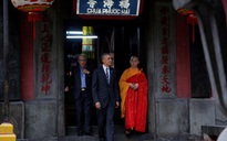 [CHÙM ẢNH]: Tổng thống Obama thăm chùa Ngọc Hoàng