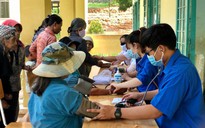 Tỉnh đoàn Kon Tum cùng thầy thuốc trẻ khám chữa bệnh miễn phí cho 500 người dân
