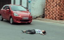 Bé Nắng bị xe tông nguy kịch ngay trước mặt mẹ Mưa trong trailer 'Nắng 2'
