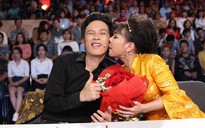 Việt Hương ôm hôn Hoài Linh sau tin đồn rạn nứt