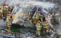 Tòa nhà đổ sập vào xe buýt ở Hàn Quốc, 9 người chết