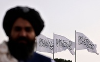 Taliban giương cờ ở dinh tổng thống Afghanistan vào đúng ngày 11.9