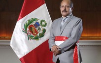 Bị cáo buộc đánh vợ con, thủ tướng Peru mất chức