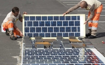Pháp triển khai tấm pin mặt trời trên 1.000 km đường