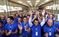 Giả dạng nhân viên Apple trộm 19 chiếc iPhone