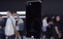 Bộ đôi iPhone 7 bản Jet Black chính hãng đang khan hàng