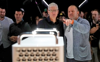 Jony Ive tiết lộ Tim Cook mất hứng thú sáng tạo thiết kế