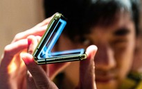 Giá thay màn hình Samsung Galaxy Fold bằng tiền mua iPhone Xr mới