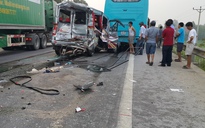 Xe tải gây tai nạn liên hoàn, 11 người nhập viện cấp cứu