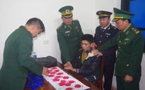 Bắt vụ vận chuyển 3.200 viên ma túy tổng hợp vào Việt Nam