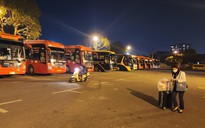 Hà Tĩnh: Sau tết, nhiều người dân đón xe rời quê trong đêm