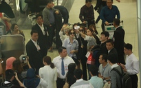 T-ara hoảng sợ khi bị fan vây kín tại sân bay Tân Sơn Nhất