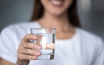 Ngày mới với tin tức sức khỏe: Thêm lợi ích bất ngờ của việc uống đủ nước