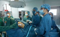 Phẫu thuật nội soi cứu hai bệnh nhân có bàn tay 'ướt sũng'