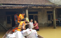 Báo Thanh Niên vào vùng biệt lập Hải Phong cứu trợ đồng bào
