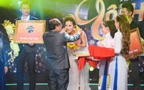 Phương Trinh Jolie bật khóc khi đăng quang 'Hãy nghe tôi hát 2017'