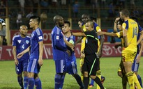 Trọng tài Phùng Đình Dũng bị 'treo còi' đến hết mùa giải V-League 2016