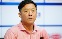 HLV Lê Huỳnh Đức tố trọng tài Nguyễn Văn Chôm ‘có vấn đề’