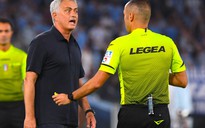 HLV Mourinho: 'Trọng tài và VAR đã phá hỏng trận derby thành Rome'