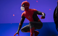 'Người nhện' Tom Holland ‘gây bão’ mạng khi hé lộ phim trường 'Spider Man 3'