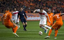 Sneijder cứu Hà Lan ở vòng loại EURO 2014