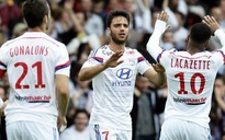 Lyon lại chơi trò 'mèo đuổi chuột' với PSG