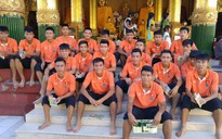 U.19 Việt Nam đến thăm chùa vàng nổi tiếng nhất Myanmar