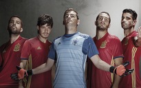 Nhà vô địch EURO Tây Ban Nha ra mắt áo đấu mới