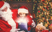 Có nên nói dối trẻ em về ông già Noel trao quà Giáng sinh?