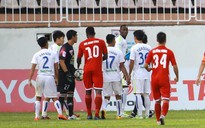 ‘Vấn nạn’ trọng tài V-League lên báo quốc tế