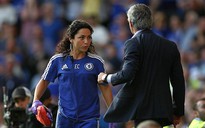 HLV Mourinho 'xử' bác sĩ Carneiro vì đang chịu áp lực lớn