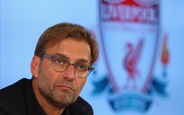 Vừa đến Liverpool, HLV Klopp đã méo mặt vì chấn thương