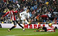 Real Madrid qua mặt Atletico, áp sát Barcelona