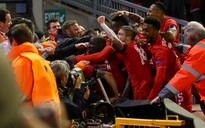 Liverpool quả cảm đã tạo nên khoảng khắc đặc biệt ở Anfield