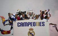 Real Madrid ăn mừng thâu đêm với chiếc cúp vô địch Champions League